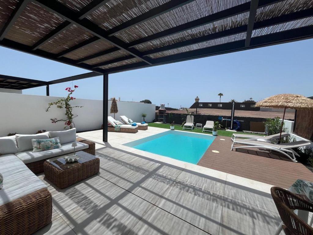 Serena Holiday Homes By Livvo Playa Blanca  Exterior photo